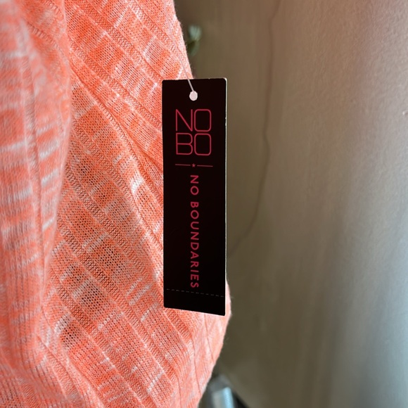 Top - Picture 3 of 4